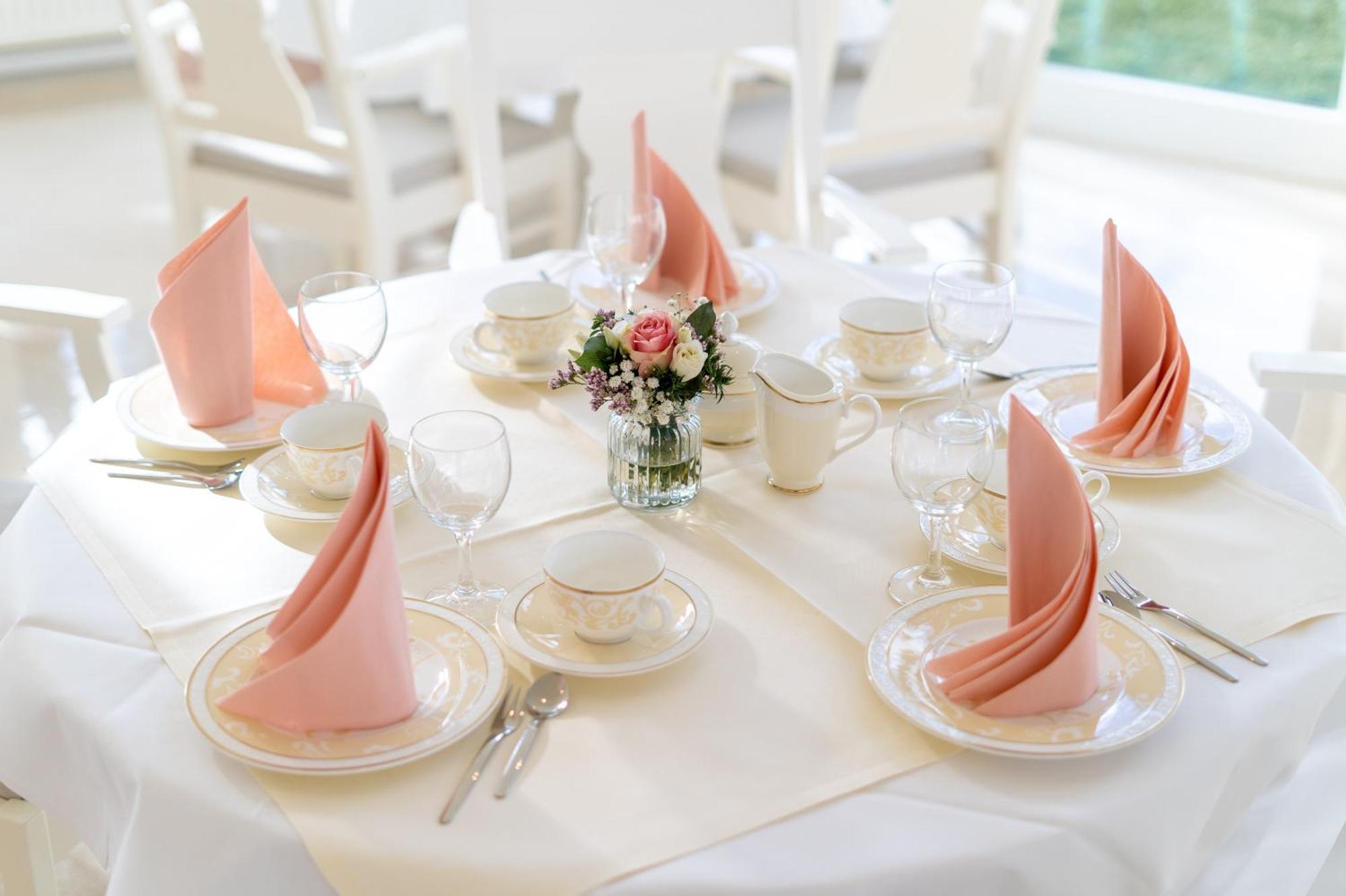 Schlosshotel Wilhelmsthal Calden ภายนอก รูปภาพ